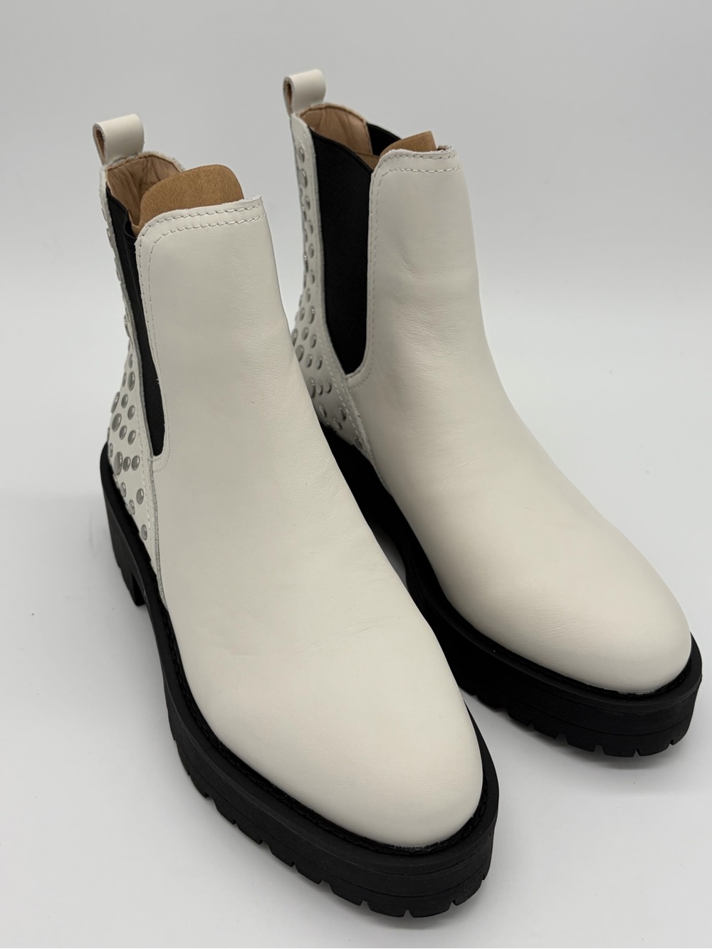 Sam Edelman White Leather Chelsea Boots with Black Lug Sole